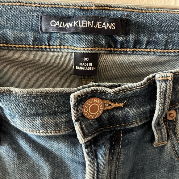 ✅ NWOT - Calvin Klein Jeans - Distressed High-Rise Straight Leg Jeans - Size 30 - Picture 7 of 12